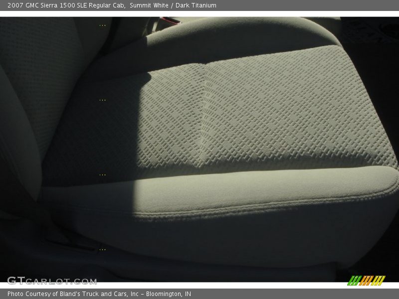 Summit White / Dark Titanium 2007 GMC Sierra 1500 SLE Regular Cab