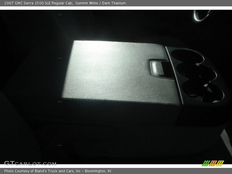 Summit White / Dark Titanium 2007 GMC Sierra 1500 SLE Regular Cab