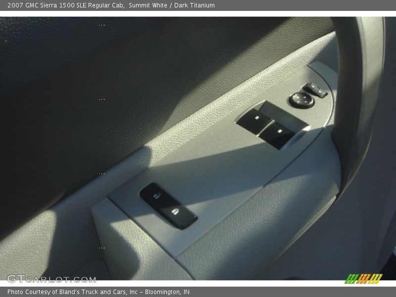 Summit White / Dark Titanium 2007 GMC Sierra 1500 SLE Regular Cab