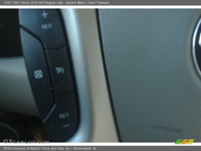 Summit White / Dark Titanium 2007 GMC Sierra 1500 SLE Regular Cab