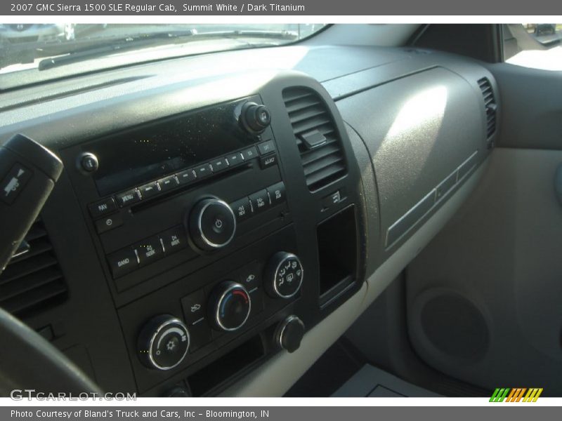 Summit White / Dark Titanium 2007 GMC Sierra 1500 SLE Regular Cab