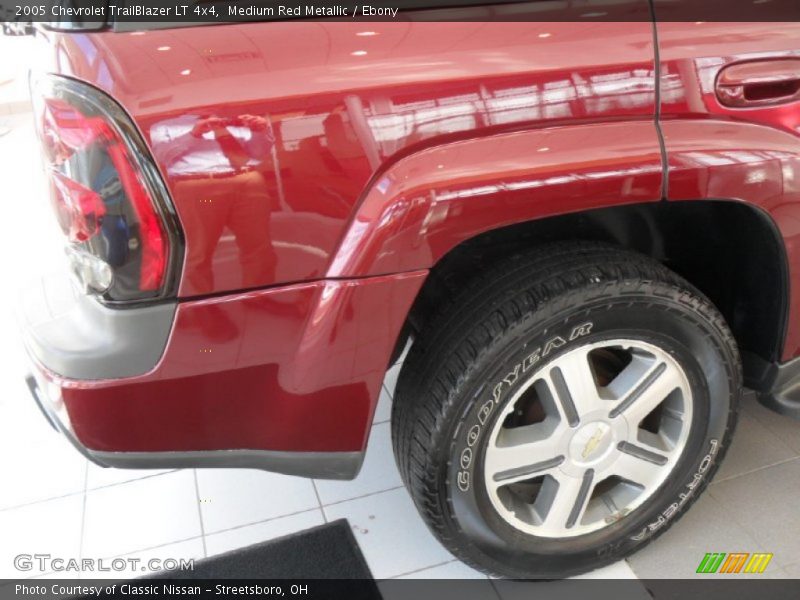 Medium Red Metallic / Ebony 2005 Chevrolet TrailBlazer LT 4x4