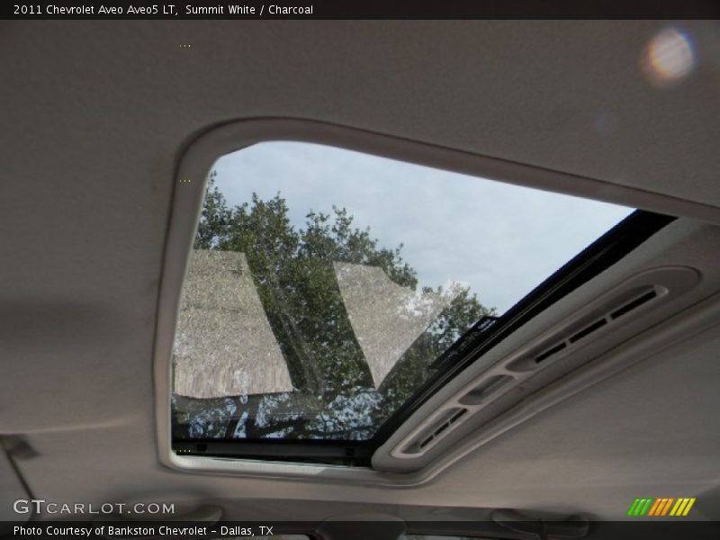 Summit White / Charcoal 2011 Chevrolet Aveo Aveo5 LT