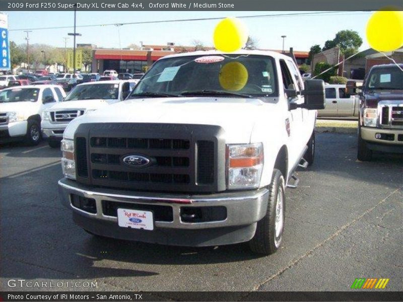 Oxford White / Medium Stone 2009 Ford F250 Super Duty XL Crew Cab 4x4