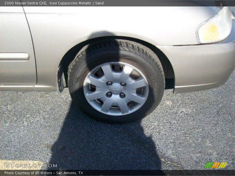Iced Cuppuccino Metallic / Sand 2000 Nissan Sentra GXE