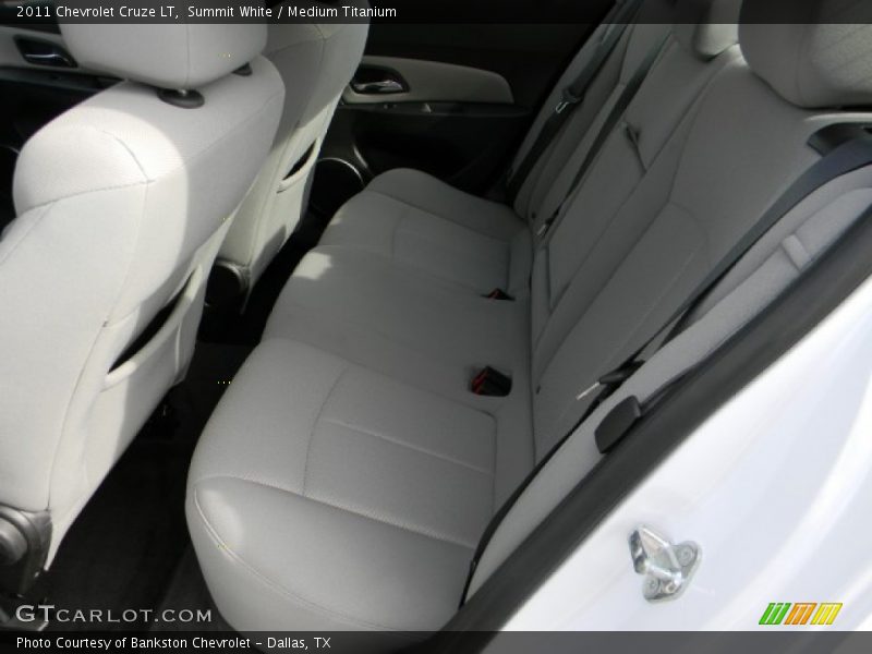 Summit White / Medium Titanium 2011 Chevrolet Cruze LT