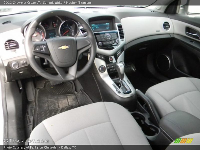 Summit White / Medium Titanium 2011 Chevrolet Cruze LT