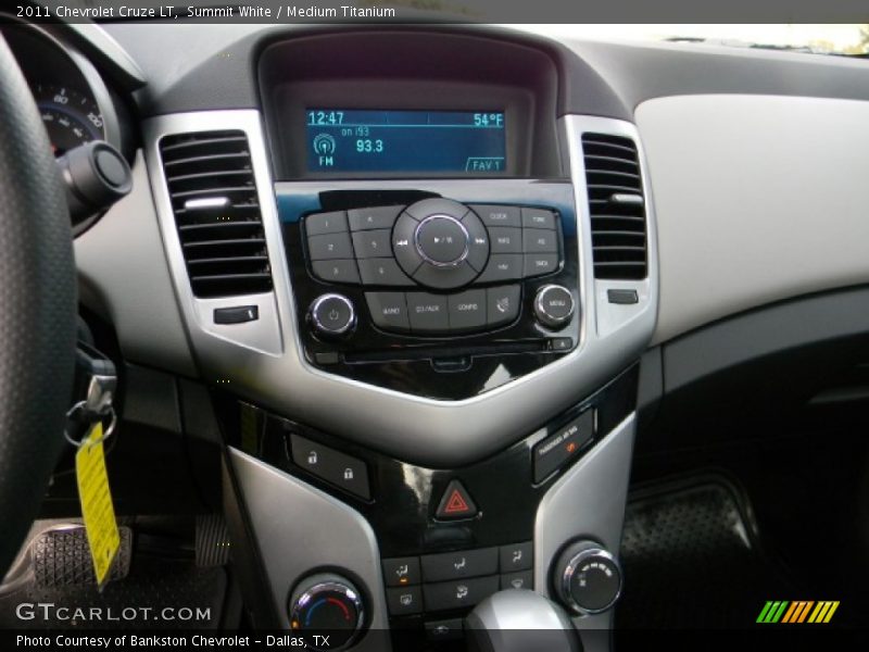 Summit White / Medium Titanium 2011 Chevrolet Cruze LT