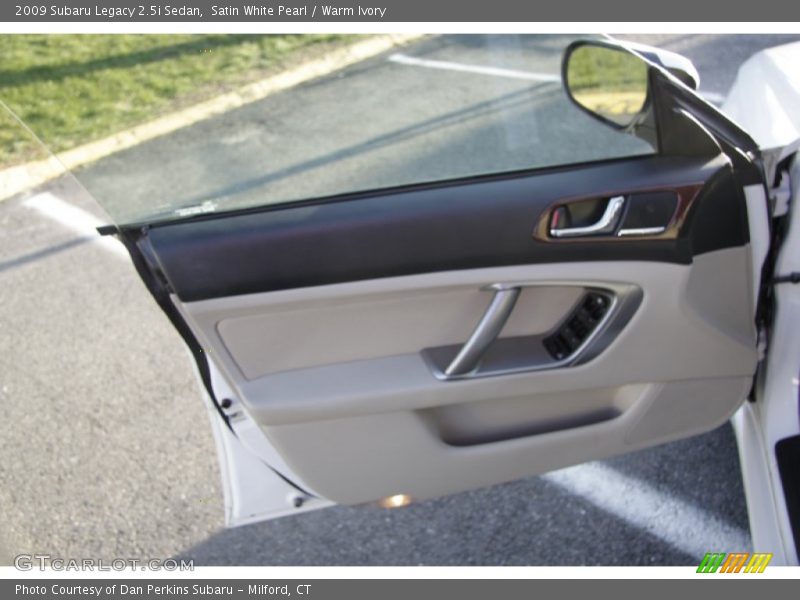 Satin White Pearl / Warm Ivory 2009 Subaru Legacy 2.5i Sedan