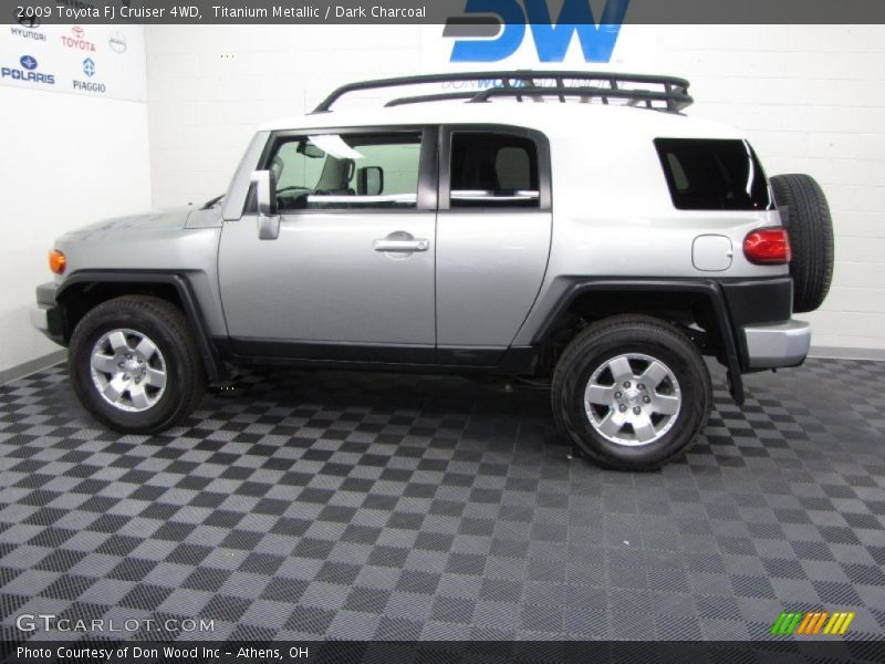 Titanium Metallic / Dark Charcoal 2009 Toyota FJ Cruiser 4WD