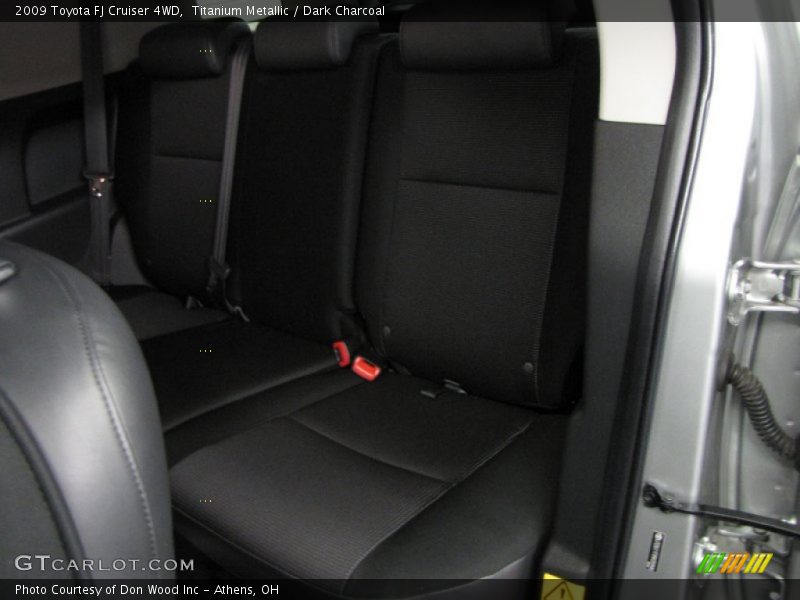 Titanium Metallic / Dark Charcoal 2009 Toyota FJ Cruiser 4WD
