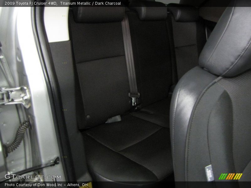 Titanium Metallic / Dark Charcoal 2009 Toyota FJ Cruiser 4WD