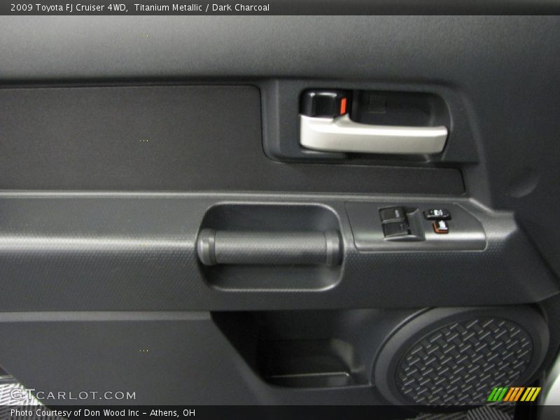 Titanium Metallic / Dark Charcoal 2009 Toyota FJ Cruiser 4WD