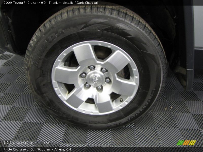 Titanium Metallic / Dark Charcoal 2009 Toyota FJ Cruiser 4WD