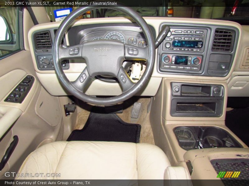 Dashboard of 2003 Yukon XL SLT