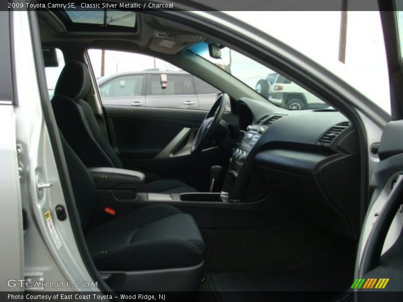 Classic Silver Metallic / Charcoal 2009 Toyota Camry SE