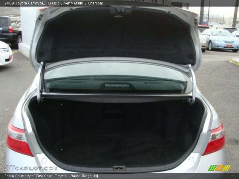Classic Silver Metallic / Charcoal 2009 Toyota Camry SE