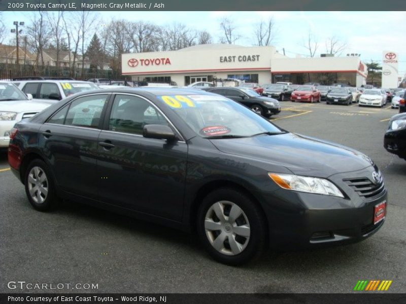 Magnetic Gray Metallic / Ash 2009 Toyota Camry LE