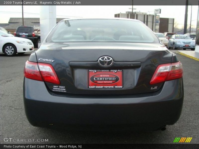 Magnetic Gray Metallic / Ash 2009 Toyota Camry LE