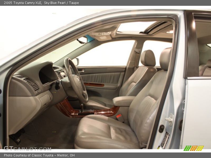 Sky Blue Pearl / Taupe 2005 Toyota Camry XLE