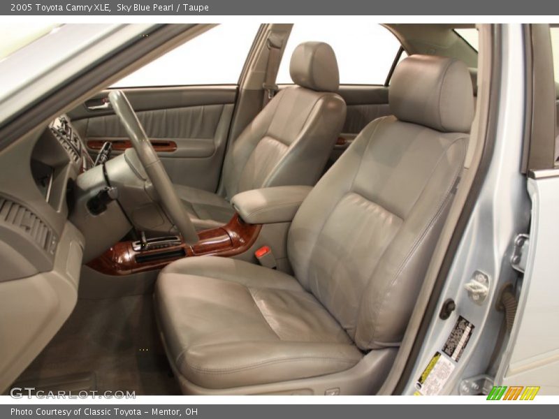 Sky Blue Pearl / Taupe 2005 Toyota Camry XLE