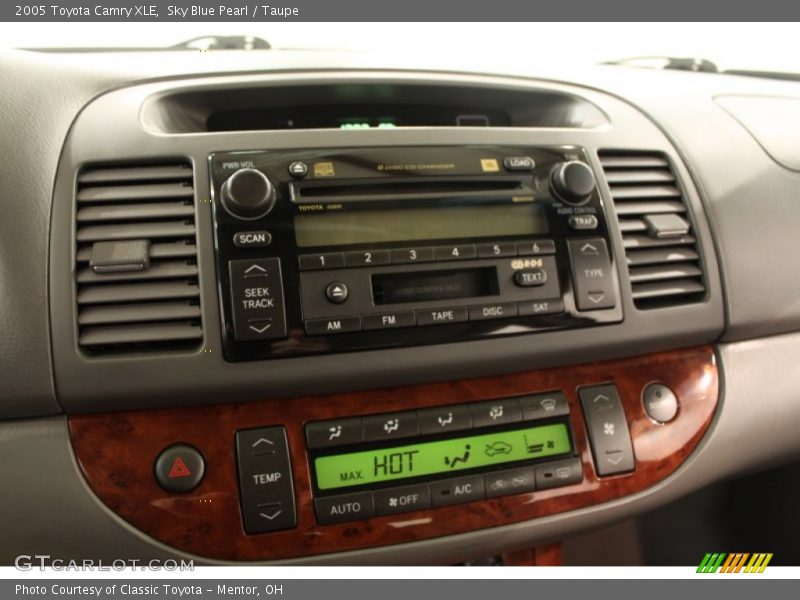 Sky Blue Pearl / Taupe 2005 Toyota Camry XLE