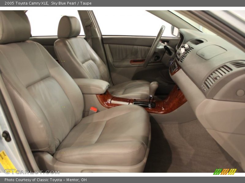 Sky Blue Pearl / Taupe 2005 Toyota Camry XLE