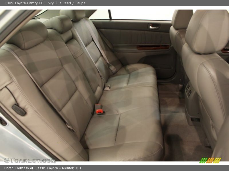 Sky Blue Pearl / Taupe 2005 Toyota Camry XLE