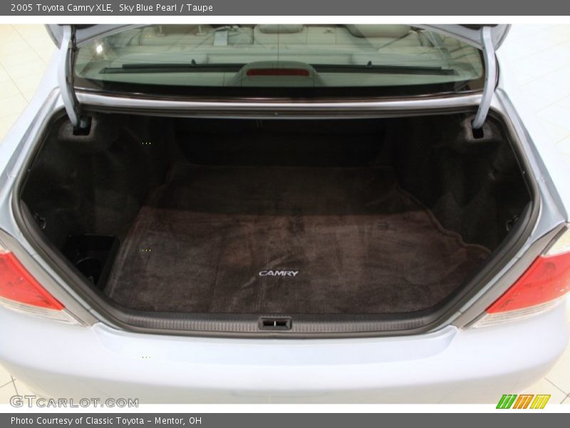 Sky Blue Pearl / Taupe 2005 Toyota Camry XLE