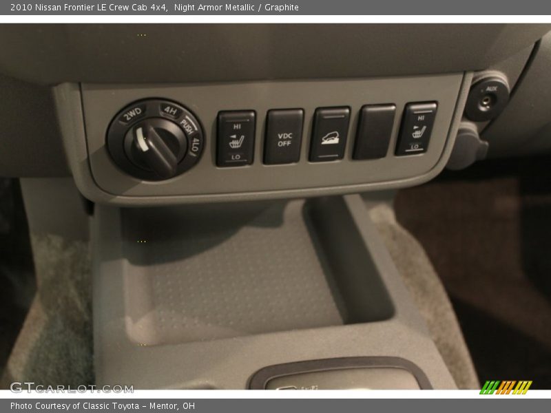 Night Armor Metallic / Graphite 2010 Nissan Frontier LE Crew Cab 4x4