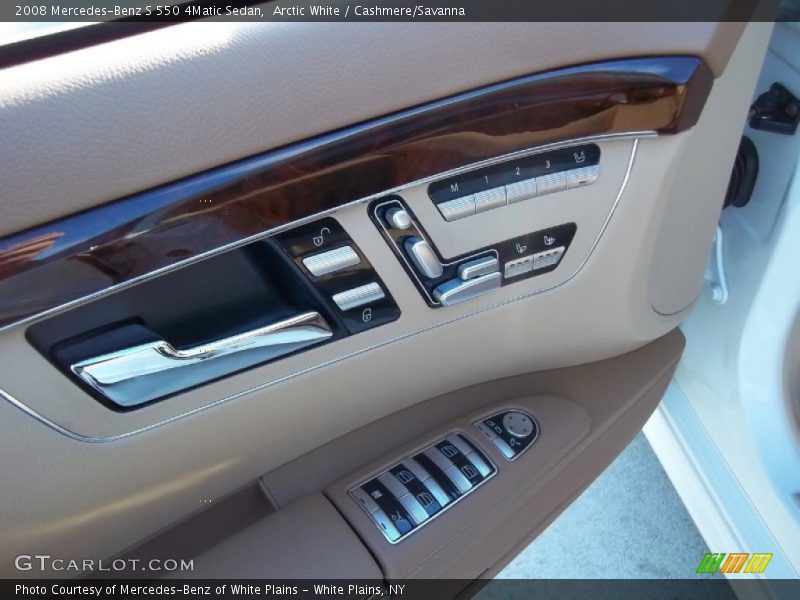 Controls of 2008 S 550 4Matic Sedan