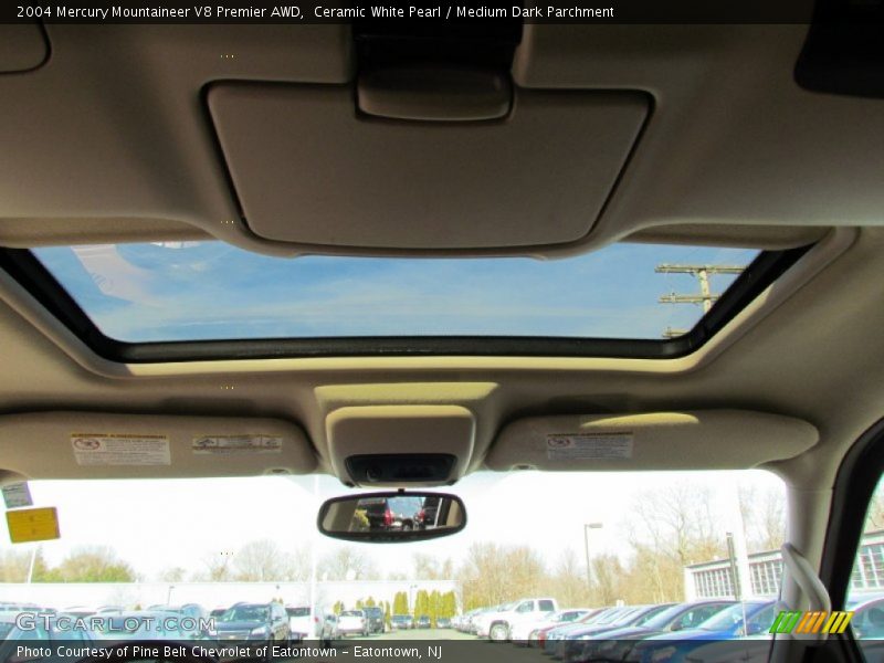 Ceramic White Pearl / Medium Dark Parchment 2004 Mercury Mountaineer V8 Premier AWD