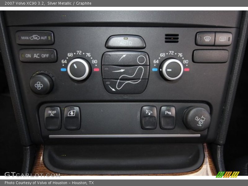 Silver Metallic / Graphite 2007 Volvo XC90 3.2