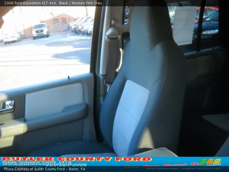 Black / Medium Flint Grey 2006 Ford Expedition XLT 4x4
