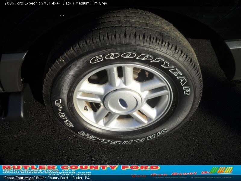 Black / Medium Flint Grey 2006 Ford Expedition XLT 4x4