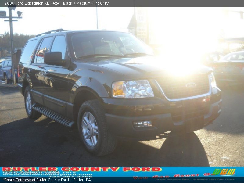 Black / Medium Flint Grey 2006 Ford Expedition XLT 4x4