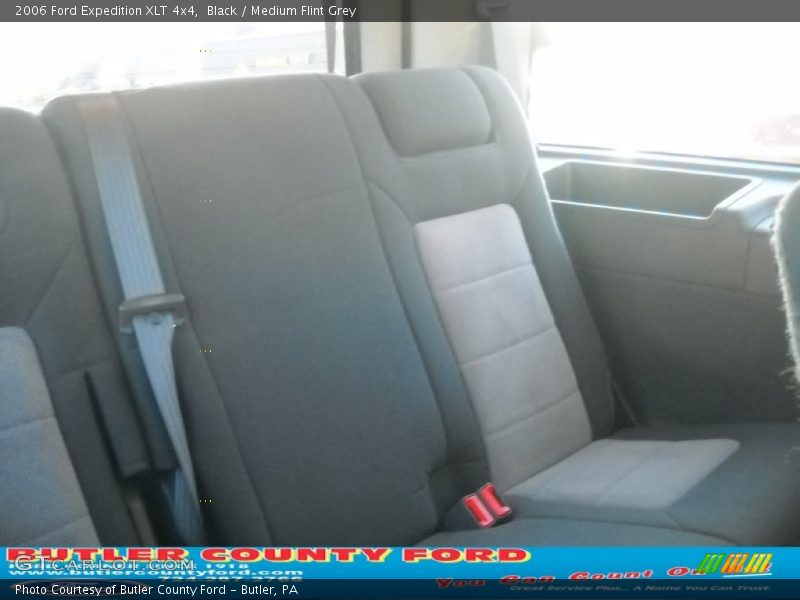 Black / Medium Flint Grey 2006 Ford Expedition XLT 4x4