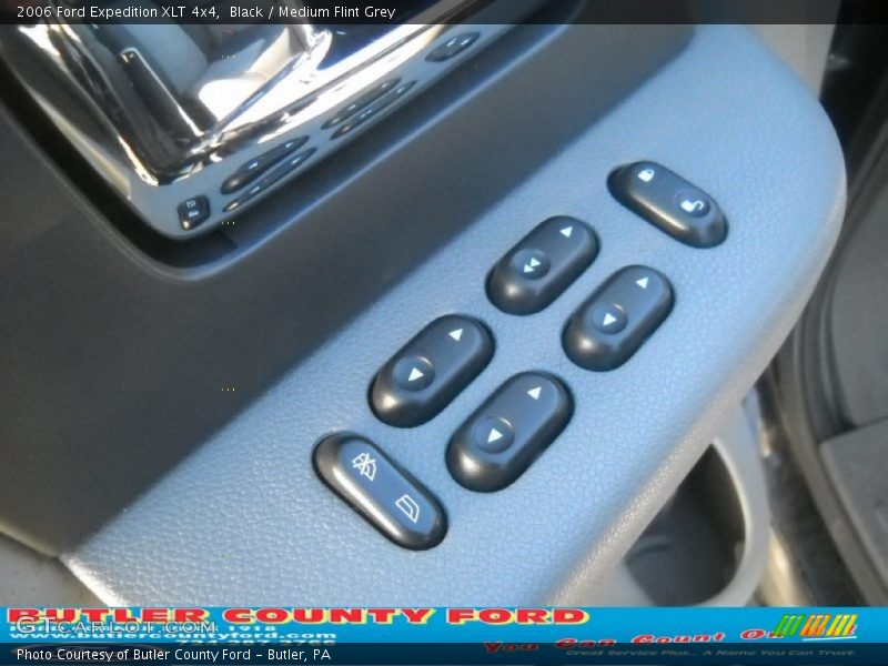 Black / Medium Flint Grey 2006 Ford Expedition XLT 4x4