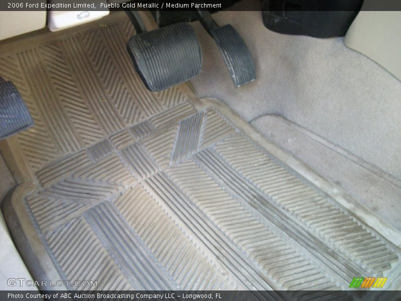Pueblo Gold Metallic / Medium Parchment 2006 Ford Expedition Limited