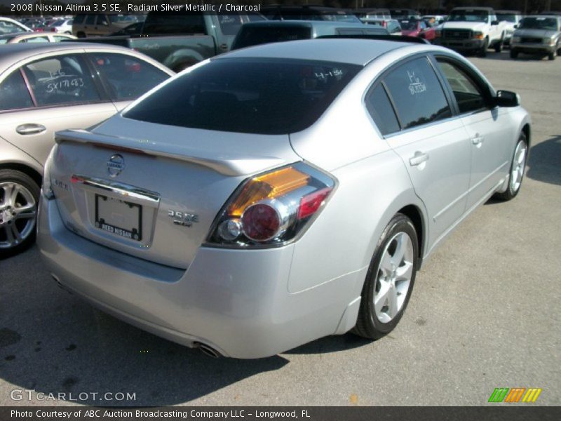 Radiant Silver Metallic / Charcoal 2008 Nissan Altima 3.5 SE
