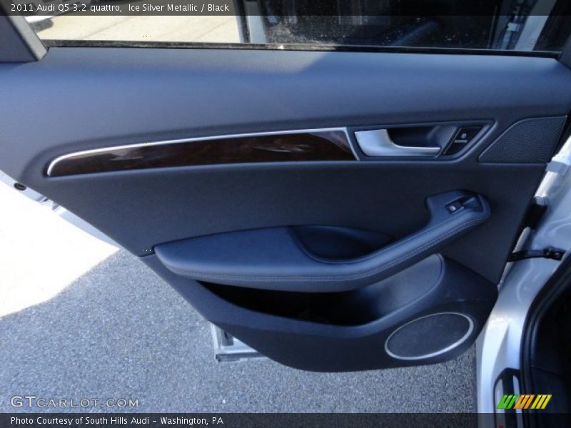 Ice Silver Metallic / Black 2011 Audi Q5 3.2 quattro