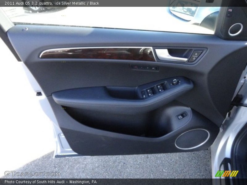 Ice Silver Metallic / Black 2011 Audi Q5 3.2 quattro