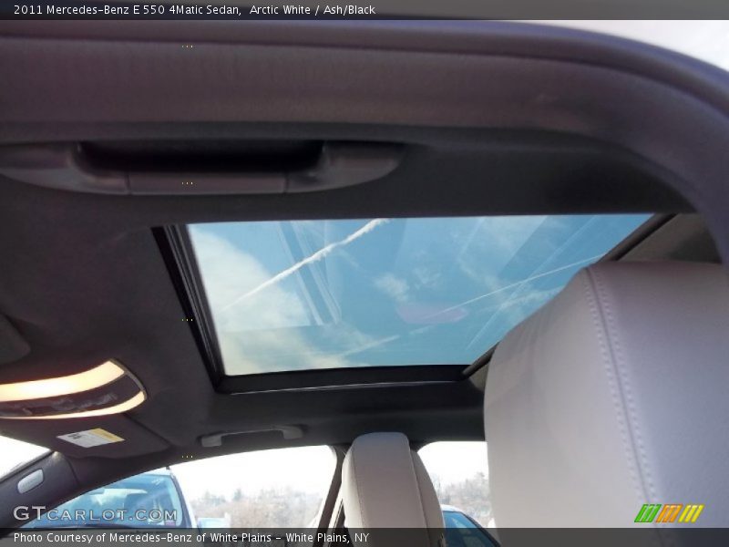 Arctic White / Ash/Black 2011 Mercedes-Benz E 550 4Matic Sedan