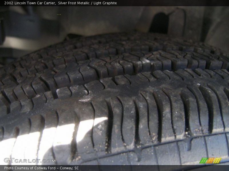 Silver Frost Metallic / Light Graphite 2002 Lincoln Town Car Cartier