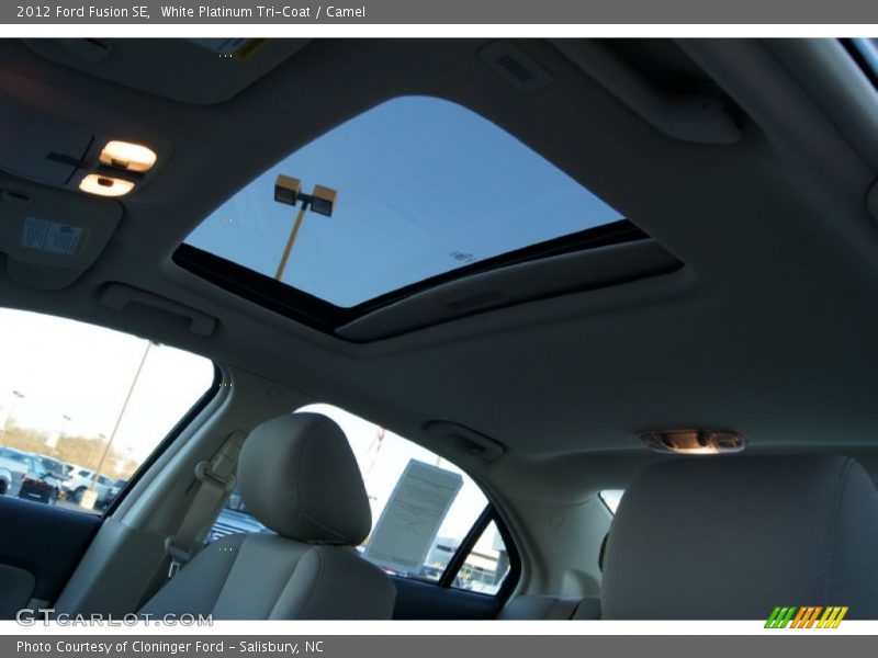 White Platinum Tri-Coat / Camel 2012 Ford Fusion SE