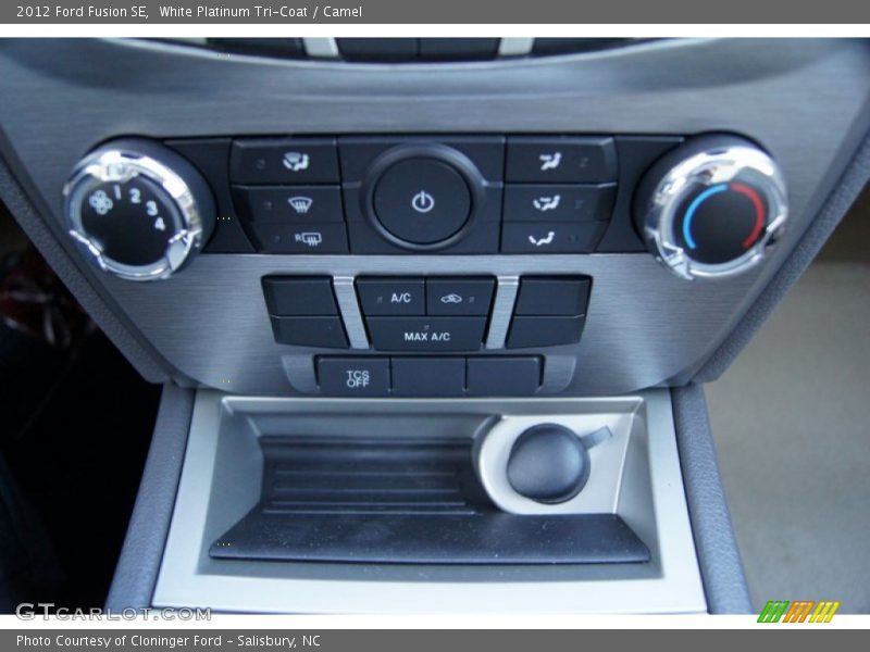 White Platinum Tri-Coat / Camel 2012 Ford Fusion SE