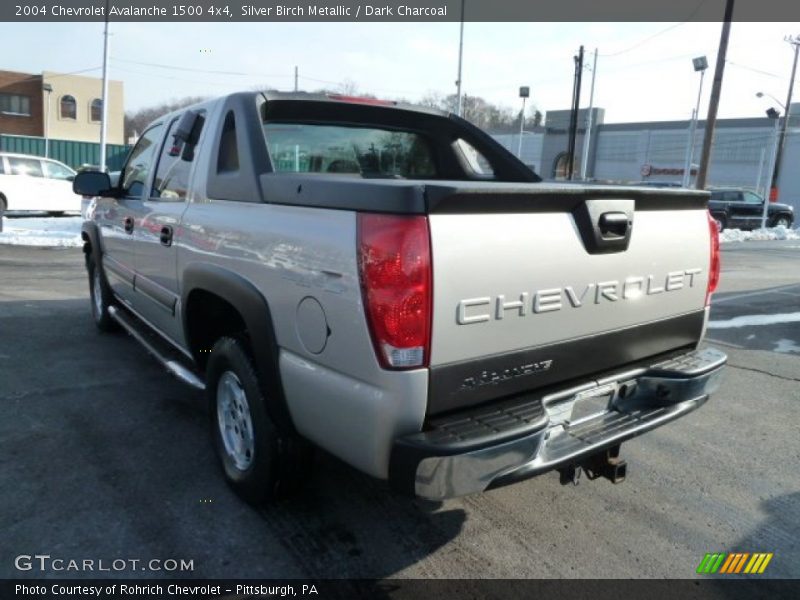 Silver Birch Metallic / Dark Charcoal 2004 Chevrolet Avalanche 1500 4x4