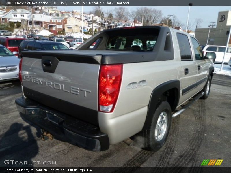 Silver Birch Metallic / Dark Charcoal 2004 Chevrolet Avalanche 1500 4x4