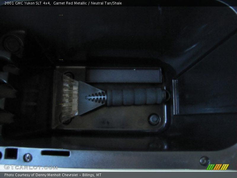 Garnet Red Metallic / Neutral Tan/Shale 2001 GMC Yukon SLT 4x4