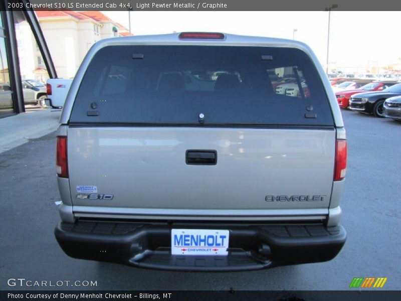 Light Pewter Metallic / Graphite 2003 Chevrolet S10 LS Extended Cab 4x4